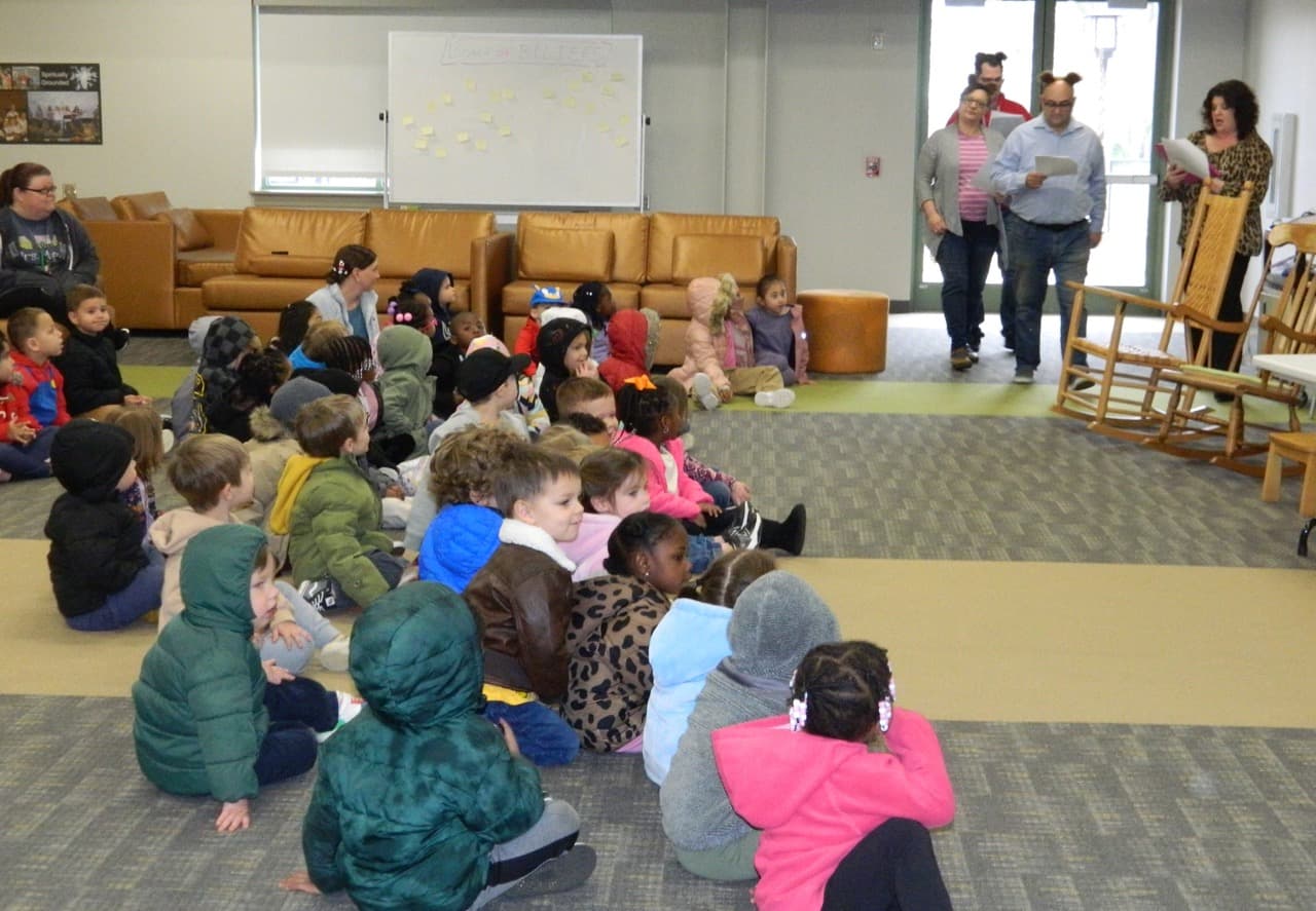 Read Across America finale: Fun classic performed for preschoolers